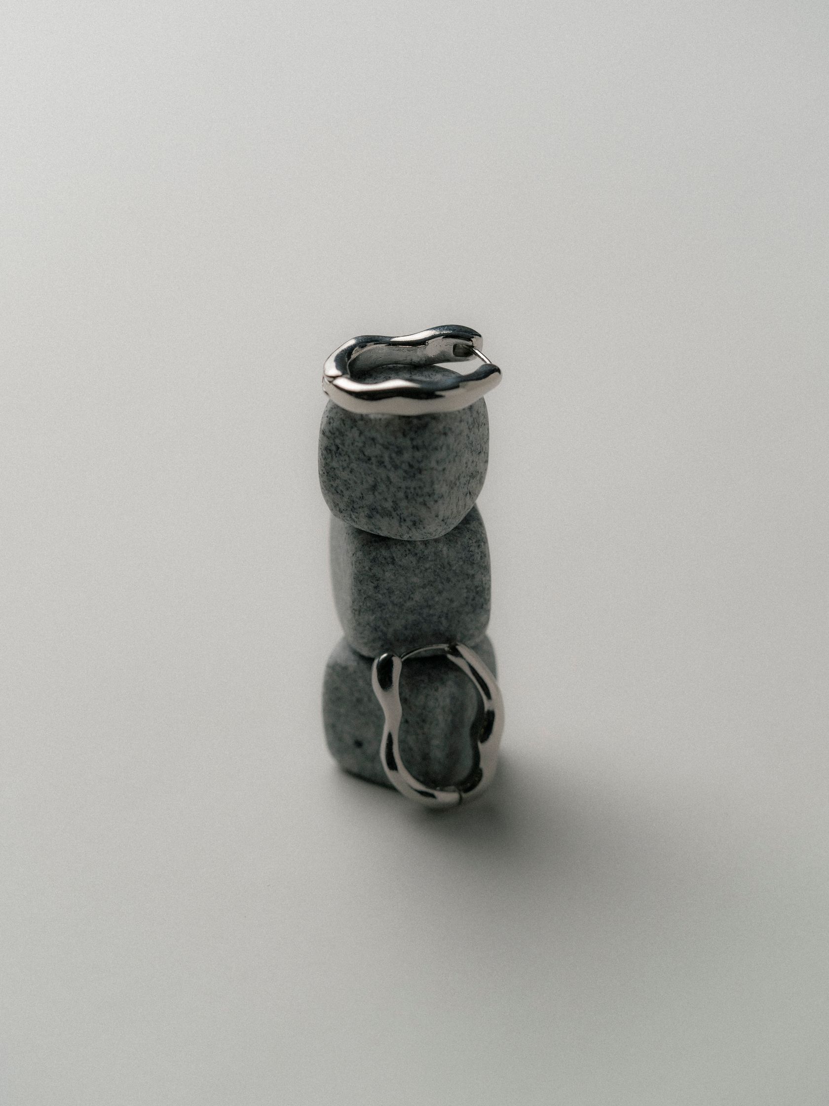 Fotografía artística de producto. Fotografía profesional de joyas. Bodegón artístico de joyas.