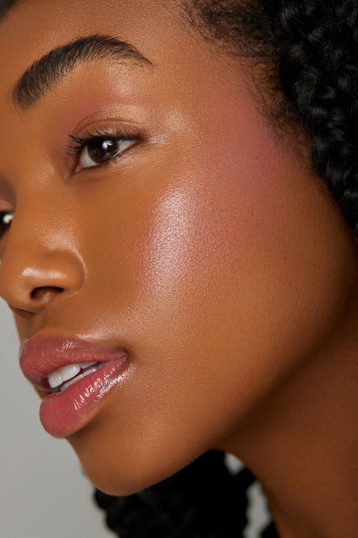 a close up of a black woman's face